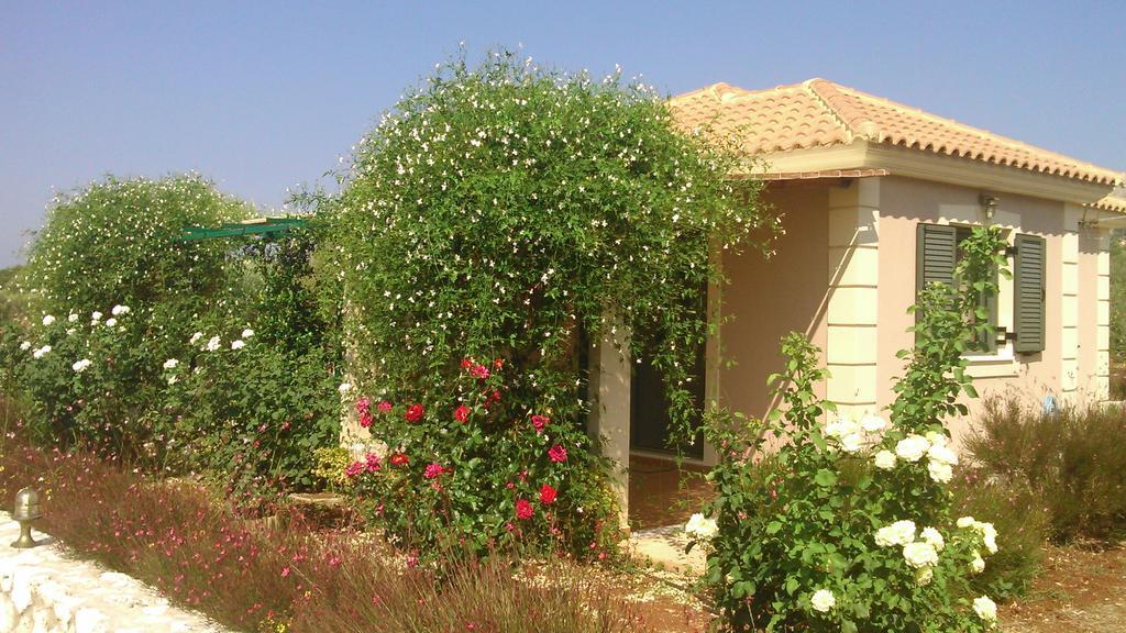 Korallis Villas Karavádhos المظهر الخارجي الصورة